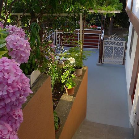 Guest House Kuzmanic Hvar Island Exterior photo