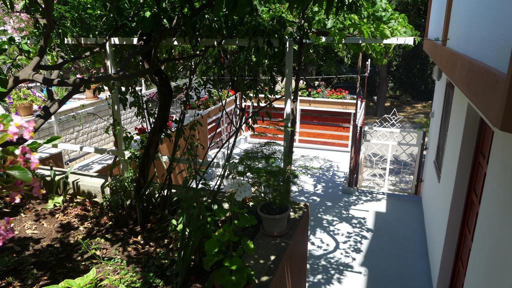 Guest House Kuzmanic Hvar Island Exterior photo