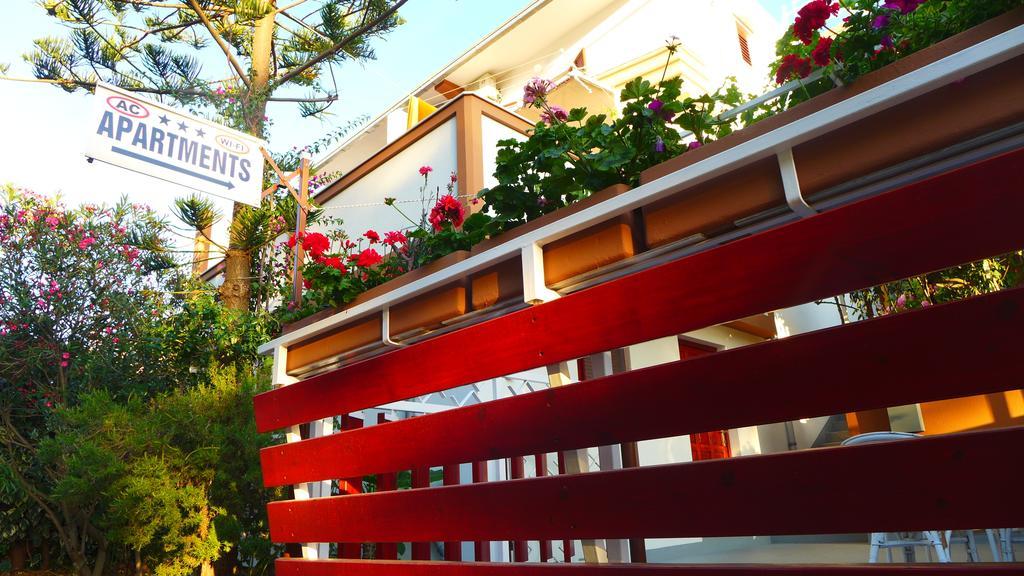 Guest House Kuzmanic Hvar Island Exterior photo